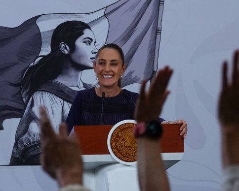 CIUDAD DE MÉXICO, 24ABRIL2026.- Claudia Sheinbaum presidenta de México, durante la Conferencia del Pueblo, donde se trató el tema del Tianguis Turístico y el tema de la soberanía del país.
FOTO: ROGELIO MORALES/CUARTOSCURO.COM