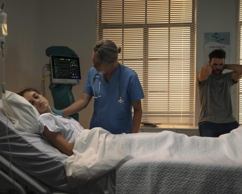 doctor-checking-patient-hospital