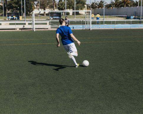 football-player-shooting